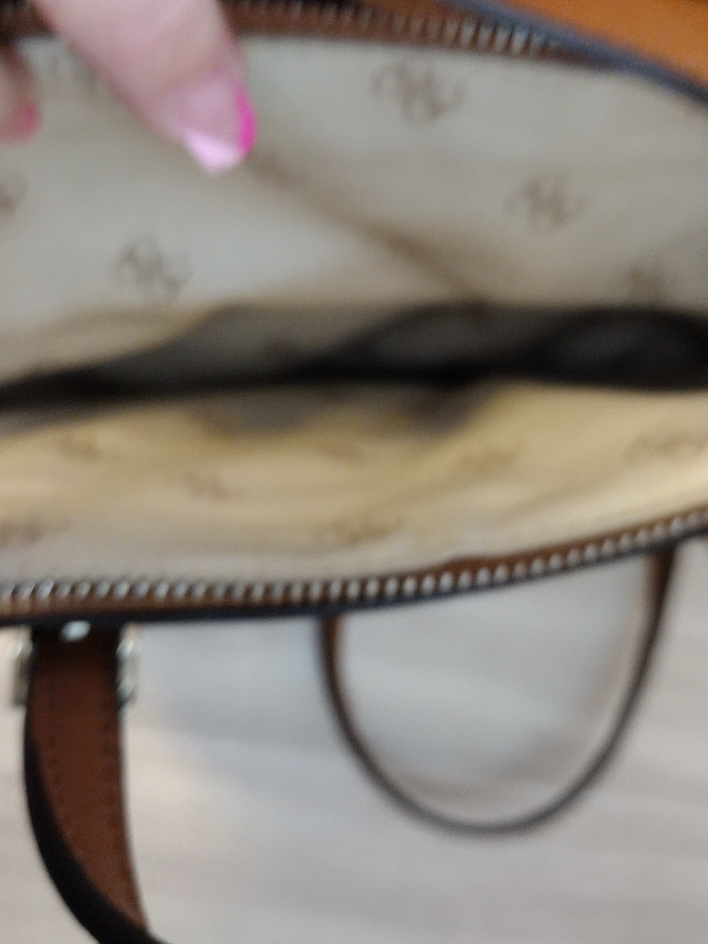 GUESS Two-Tone Tan and White Satchel Bag - Picture 10 of 10